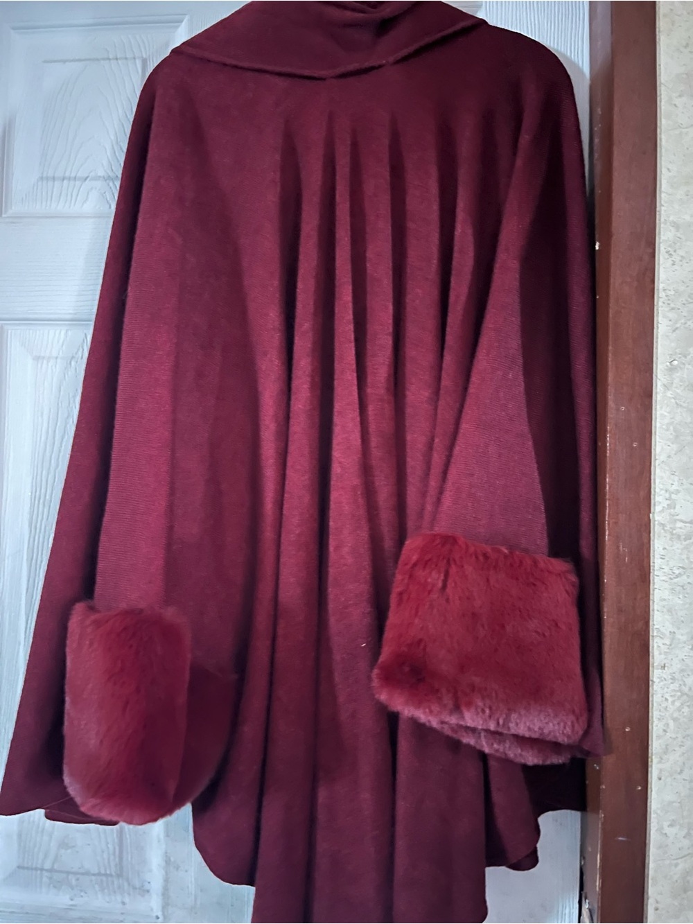 Heidi Daus Burgundy Plush Jacket with Faux-Fur Trim medium size - Picture 2 of 6